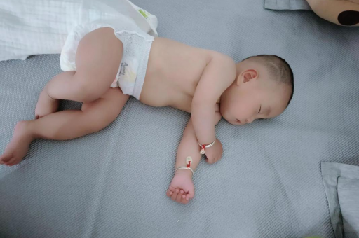 淇县宝宝尿有泡沫怎么回事